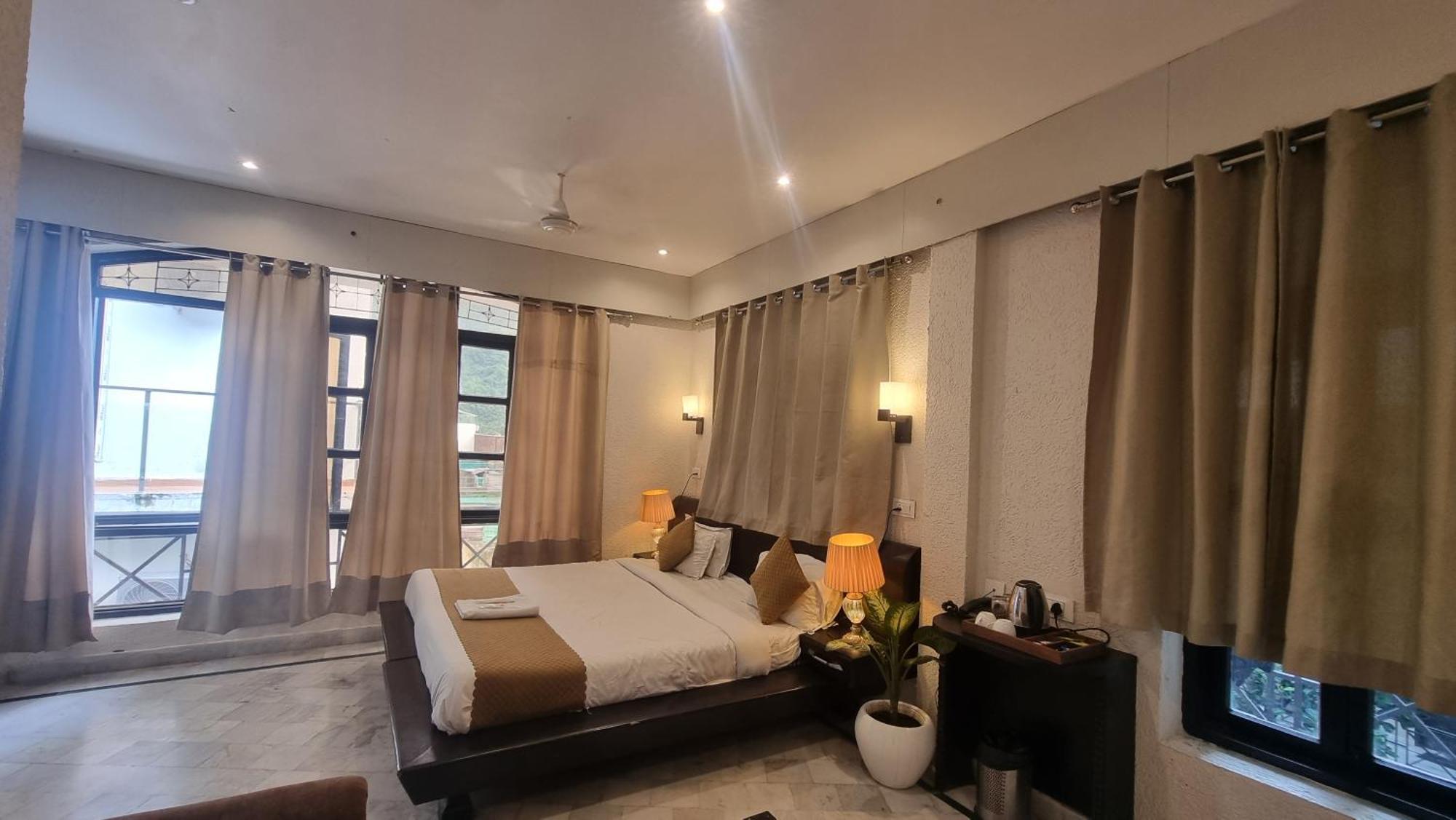 Praana Wellness Resort By Around Stays Rishīkesh 외부 사진